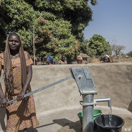 eau-Tchad-puits-fille-secours-islamique-France
